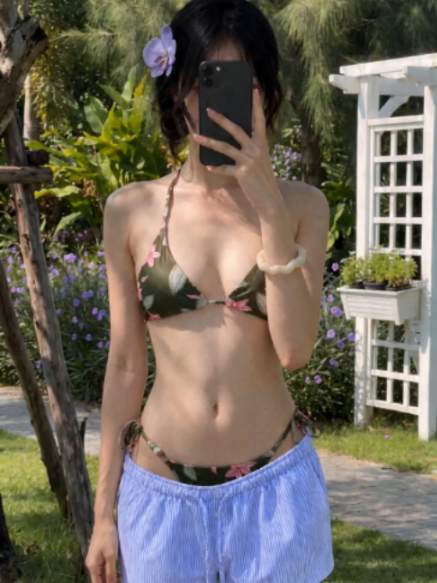 @Bikini Girl