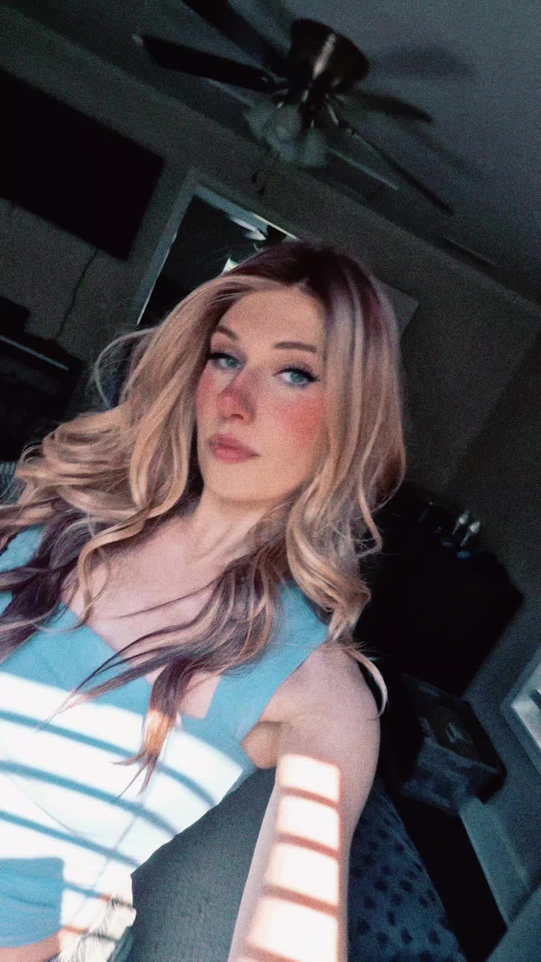 @pinkpixelbarbie
