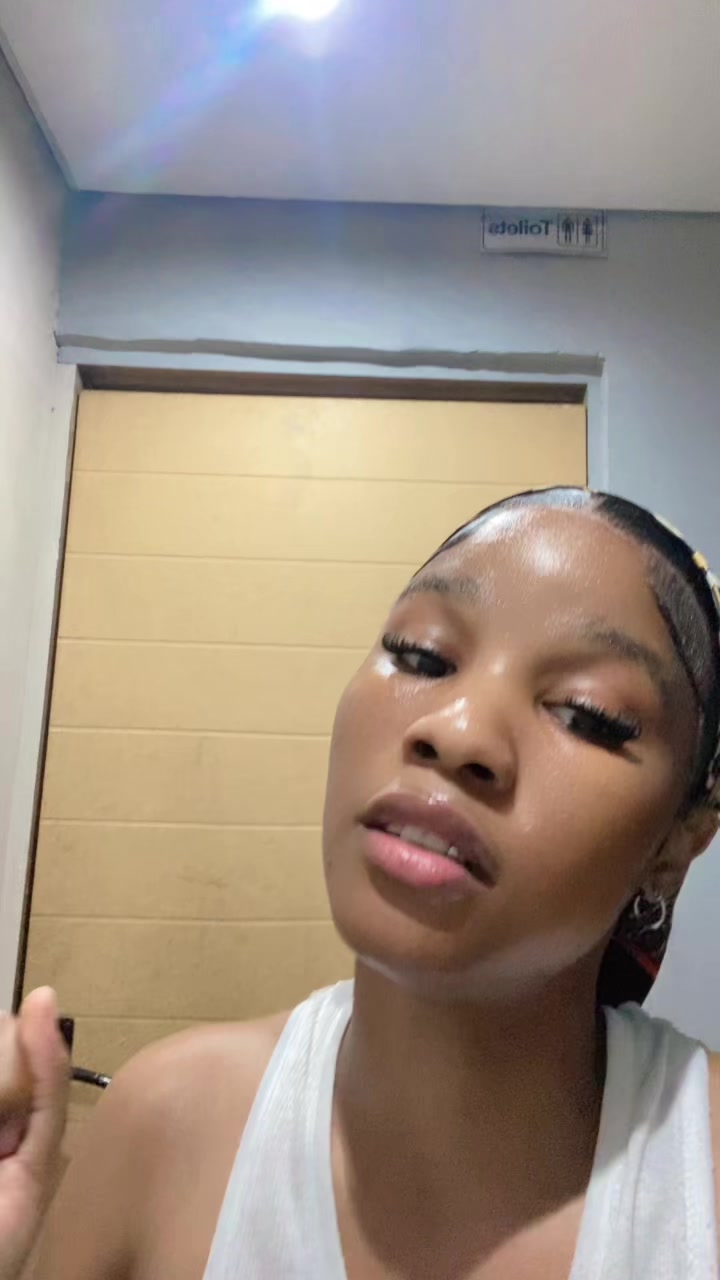 @Bayanda .🍒
