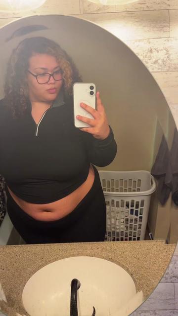 @CurlyheadZimmarria