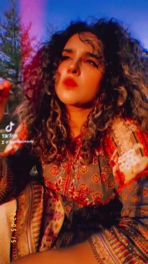 @curlsofkashmir