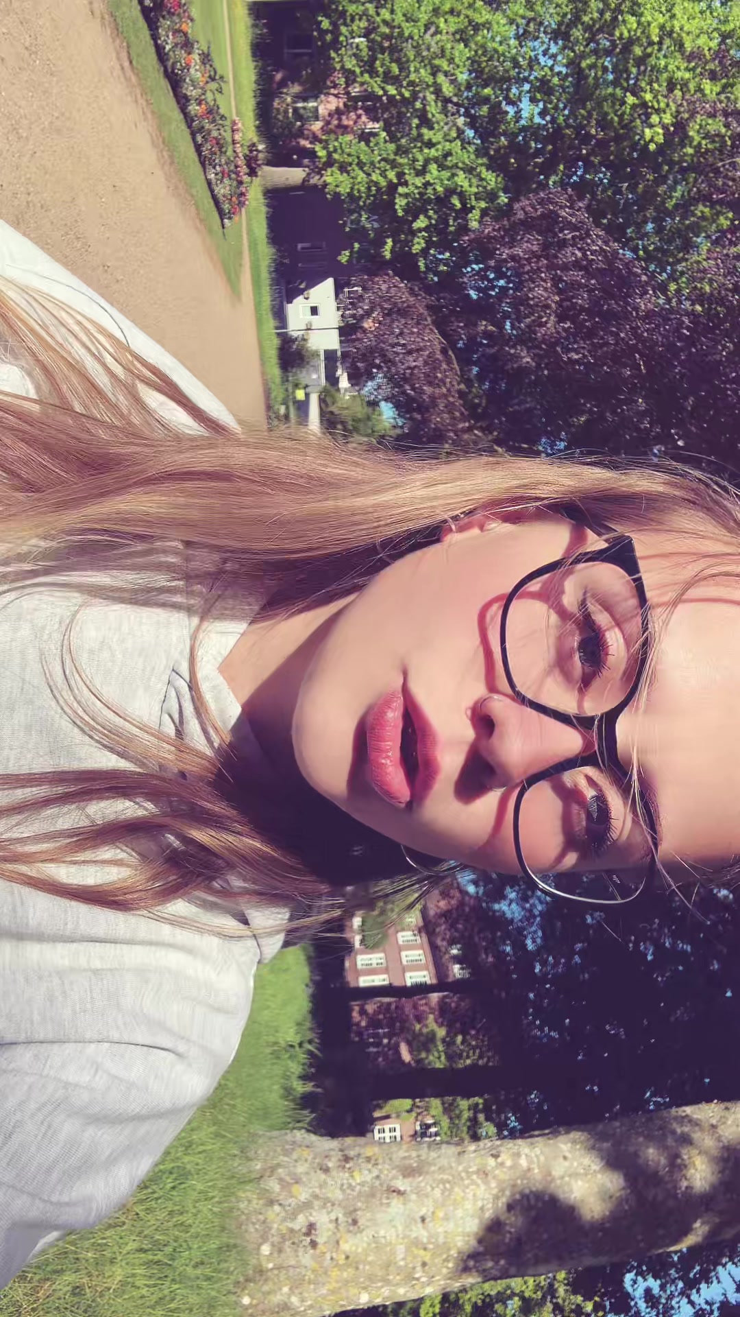 @🍁☠️🚬