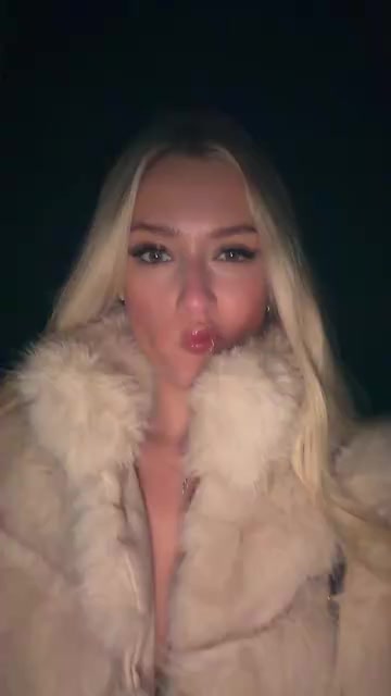 @Fur coat fans