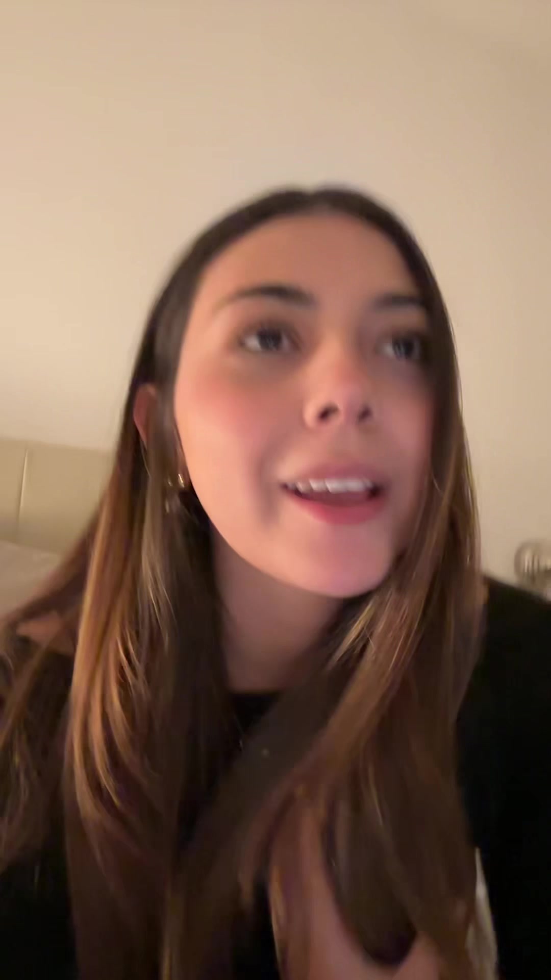 @adrianaleivaac