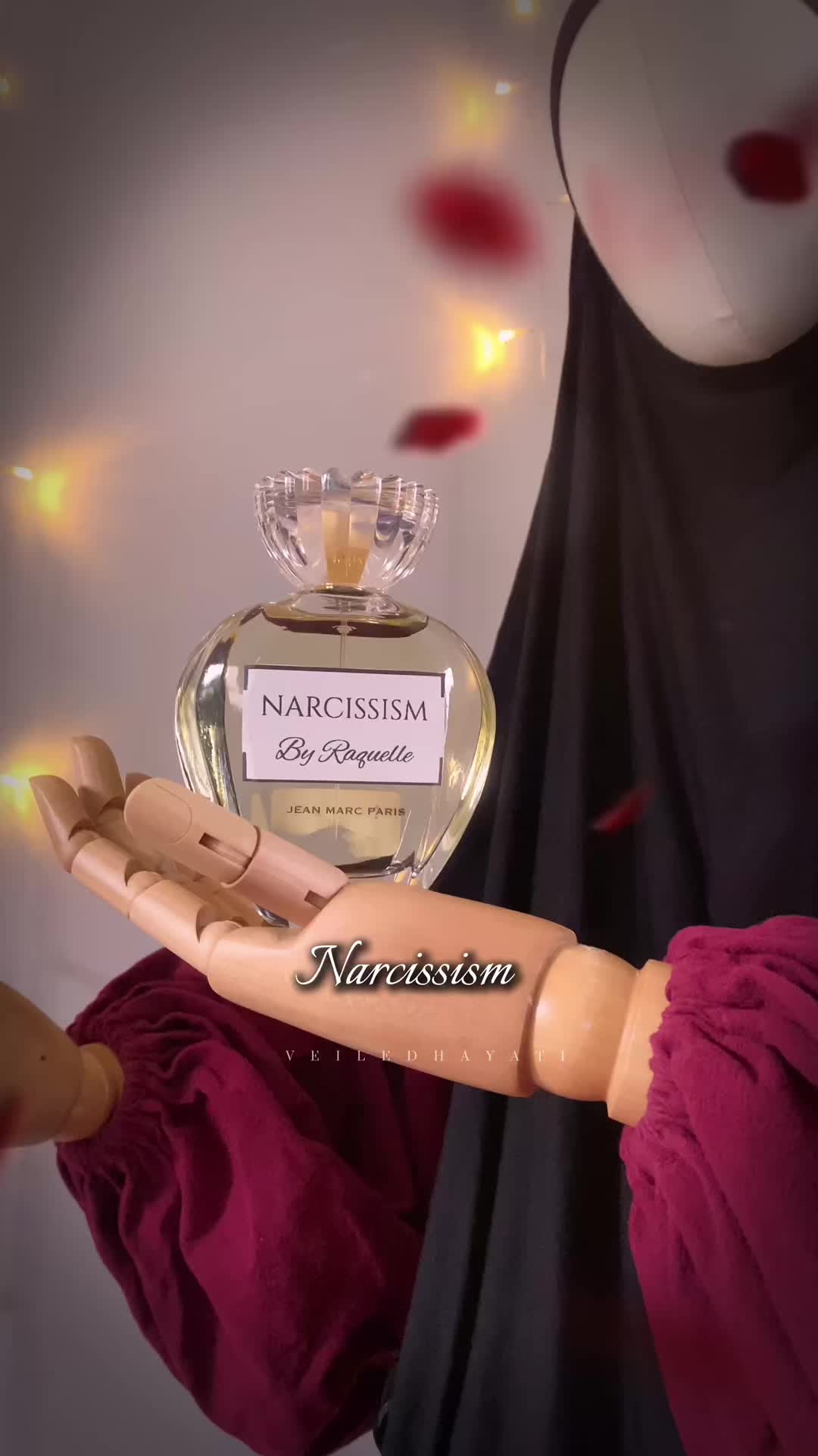 @𝒱𝑒𝒾𝓁𝑒𝒹 𝐻𝒶𝓎𝒶𝓉𝒾 &reg;
