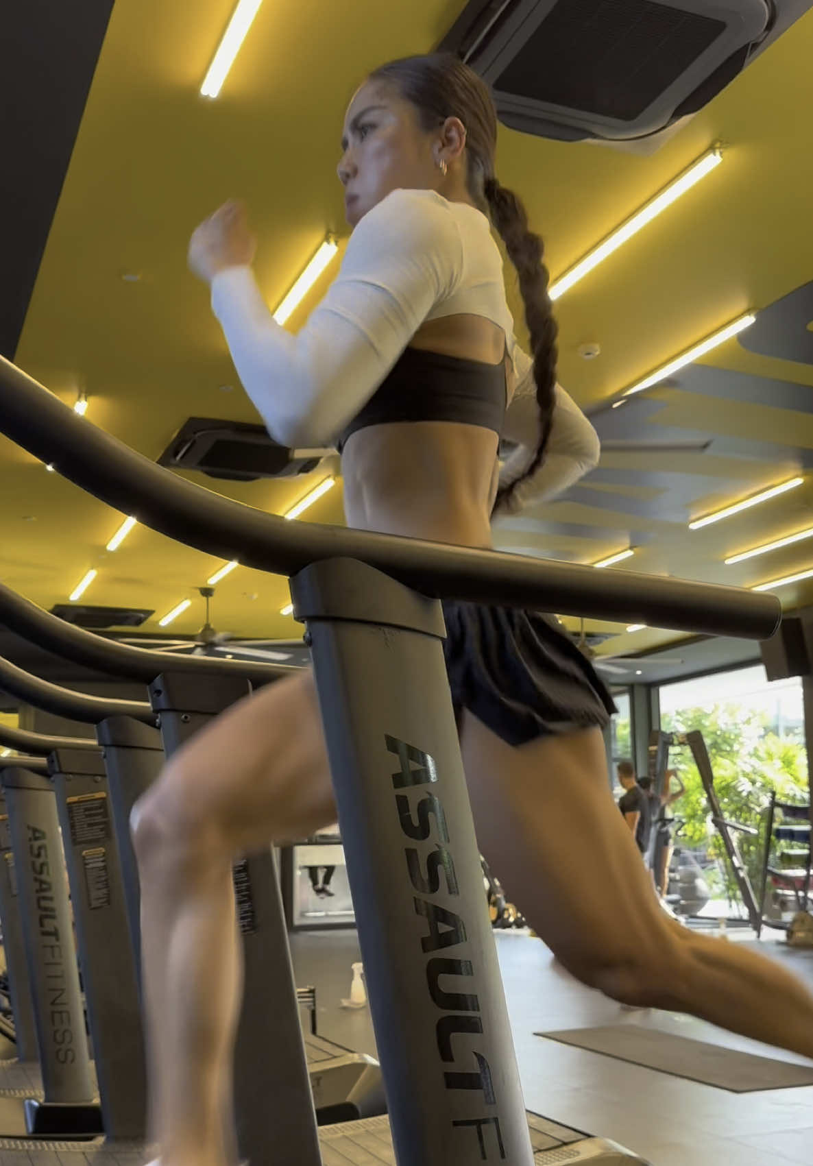 @Tinalovesfitness