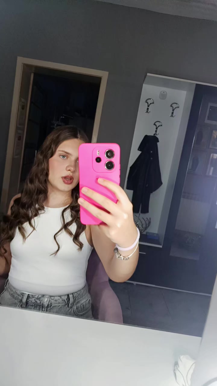 @𝓝𝓲𝓷𝓪🍸