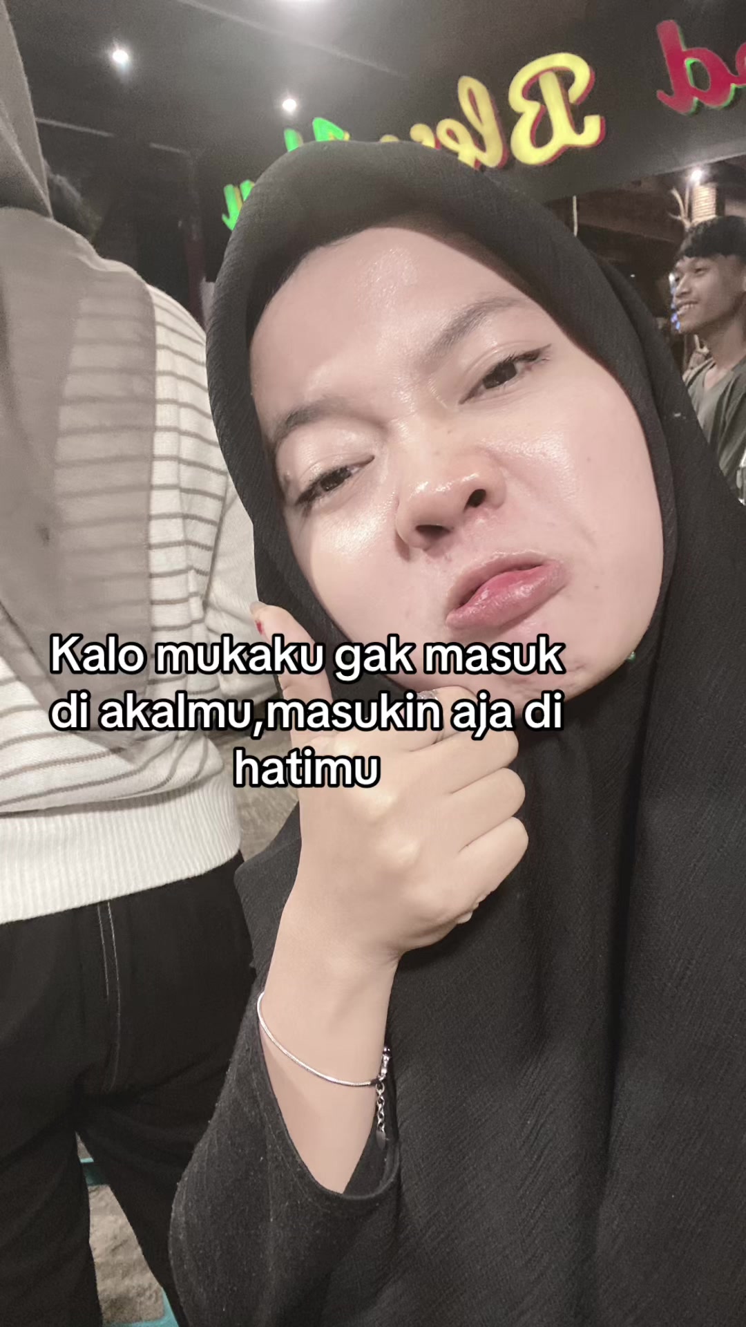 @Anisaratu👑