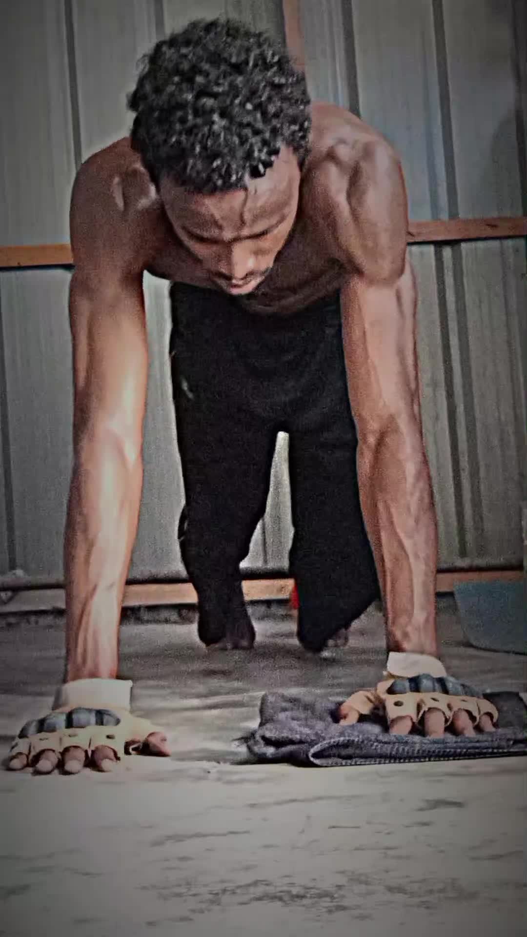 @𝕐𝔸ℍ𝕐𝔼📊