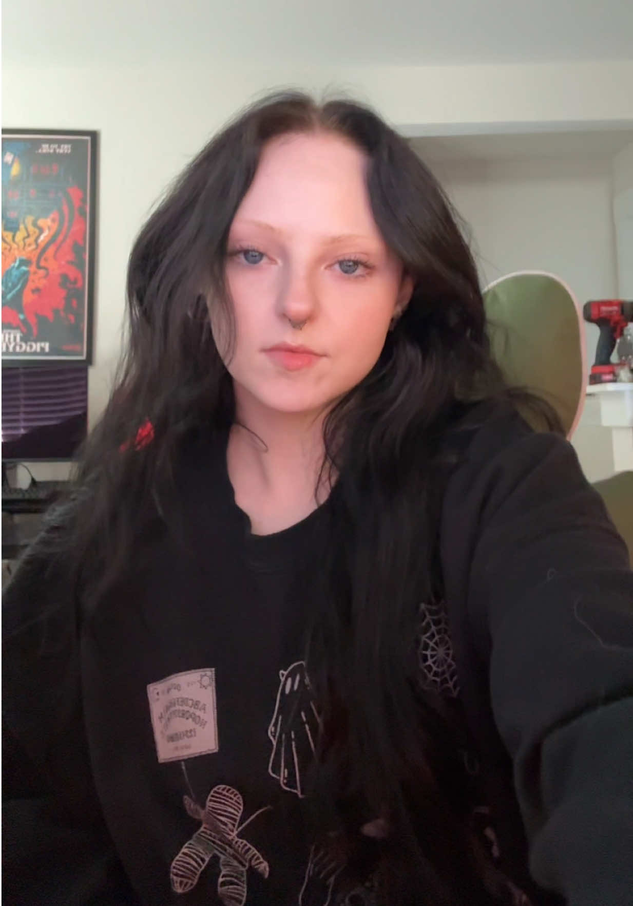@𝔫𝔞𝔳𝔦 🖤🕸️