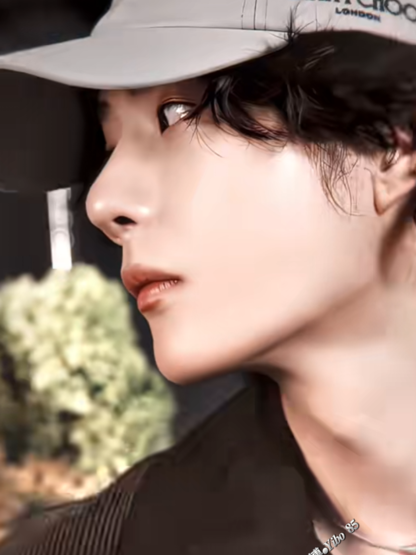 @𝑻𝑨𝑵𝑮 𝑶𝑯 王一博&bull;𝒀𝑰𝑩𝑶𝟖𝟓