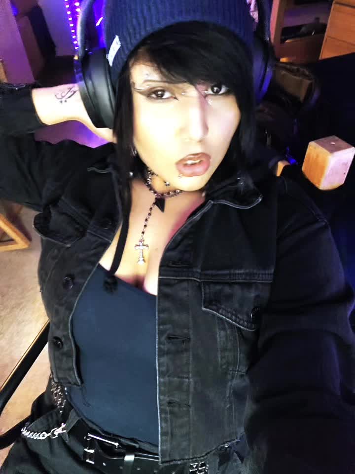 @theskysfallingg
