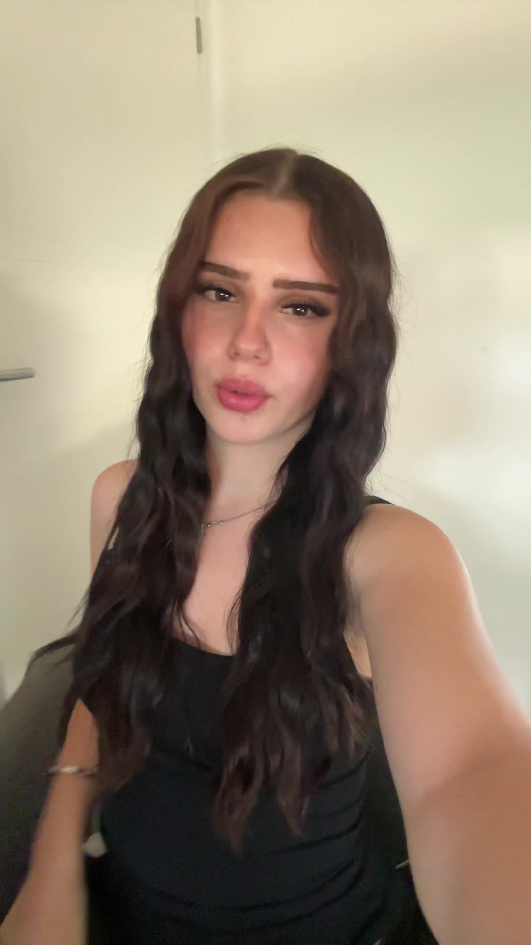 @𝐖𝐡𝐨𝐬.𝐡𝐚𝐧𝐧𝐚𝐡