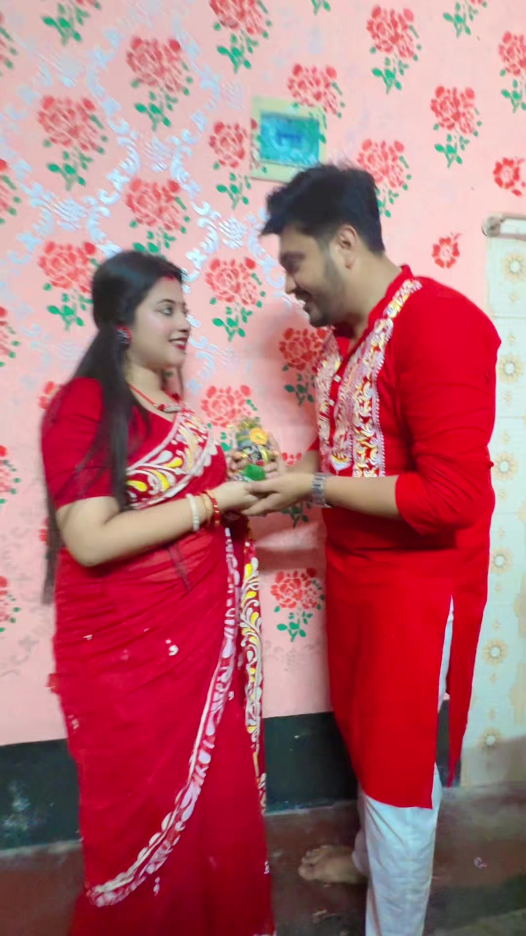 @Smile~couple😍PRIYO❤️SWOSTIKA