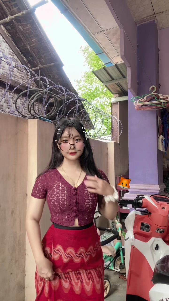 @<3