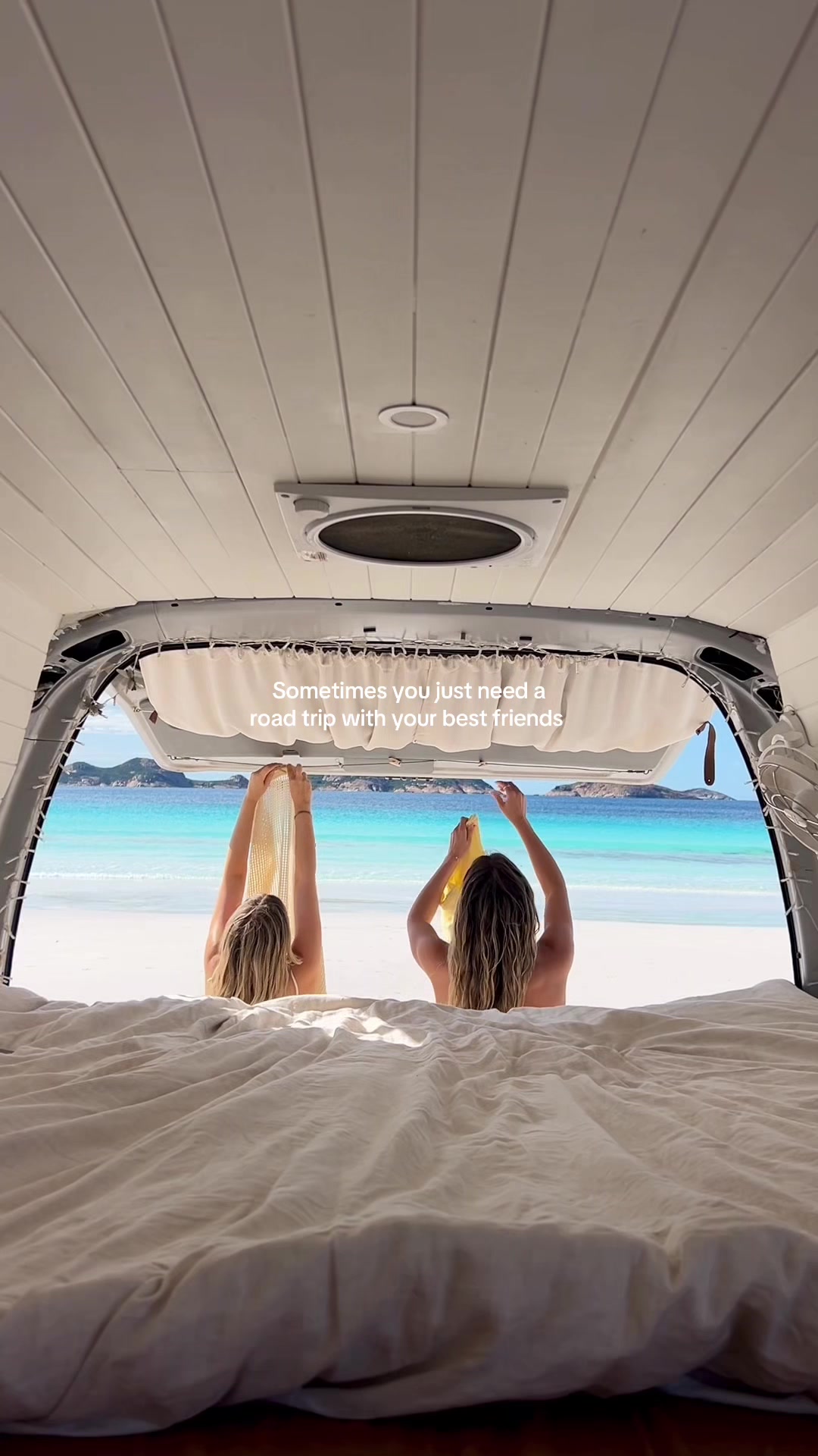 @Aimee Bell - Travel & Life