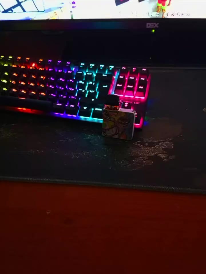 @👾