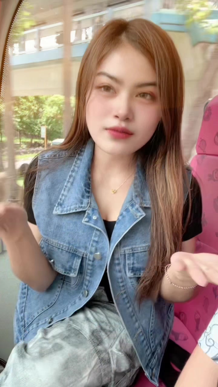 @AMI AGHATA🇭🇰