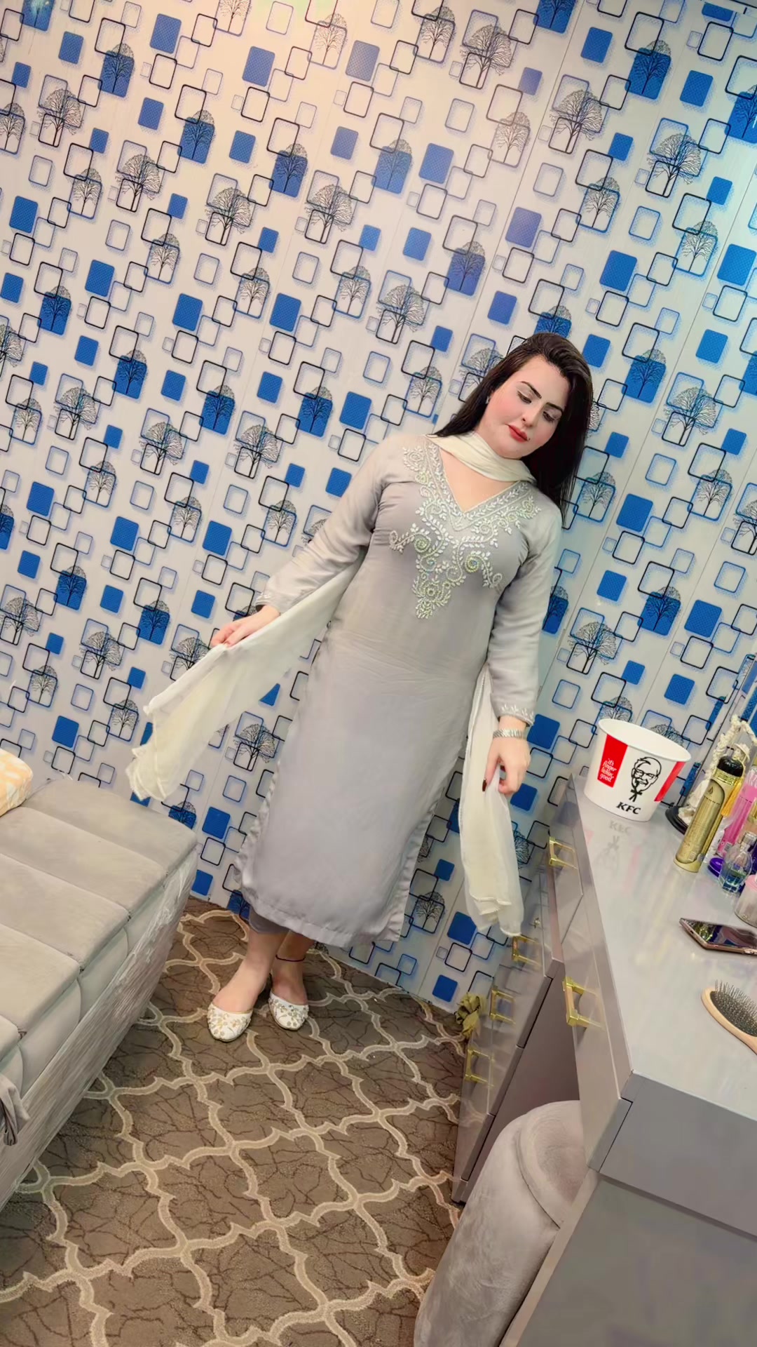 @Riya Khan34