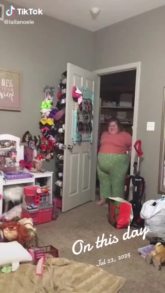 @LailaNoele