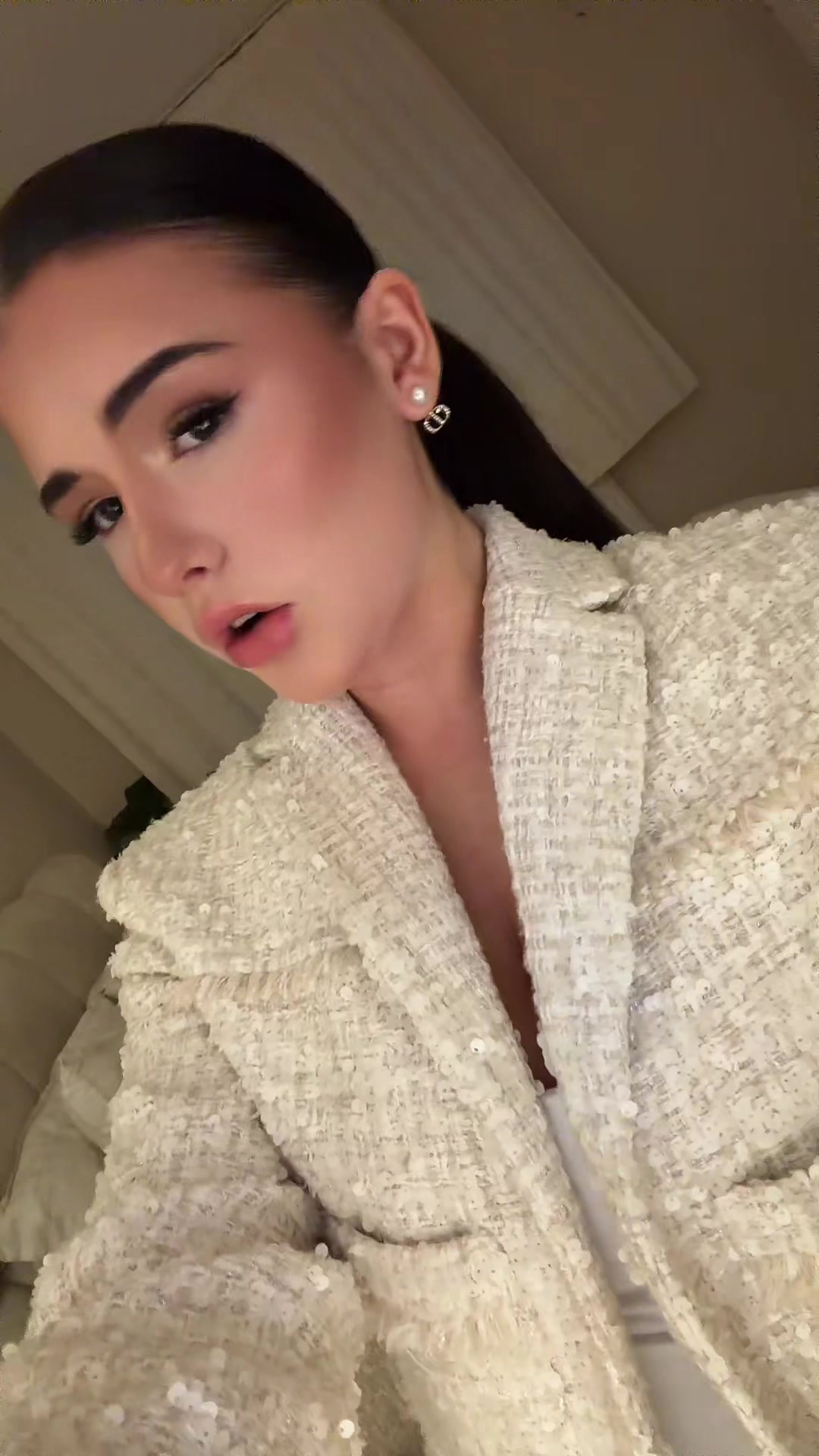 @𝐄𝐦𝐦𝐚