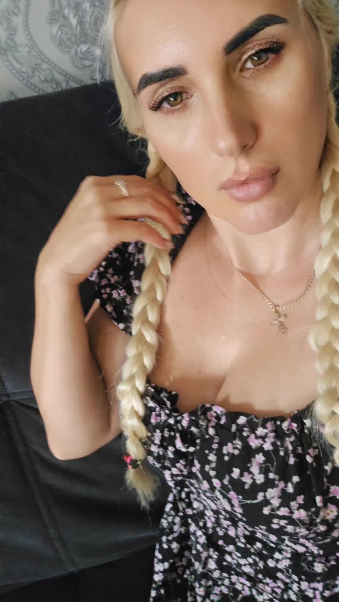 @Arina_11_007