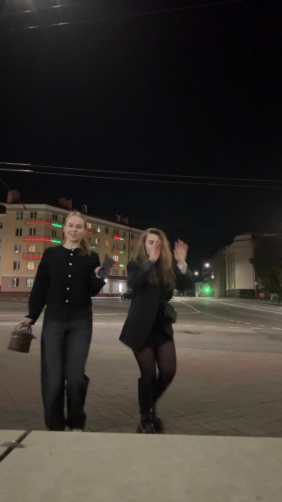 @алинель