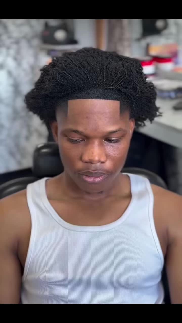 @Youngjeezy __fades Saquis 🇬🇼