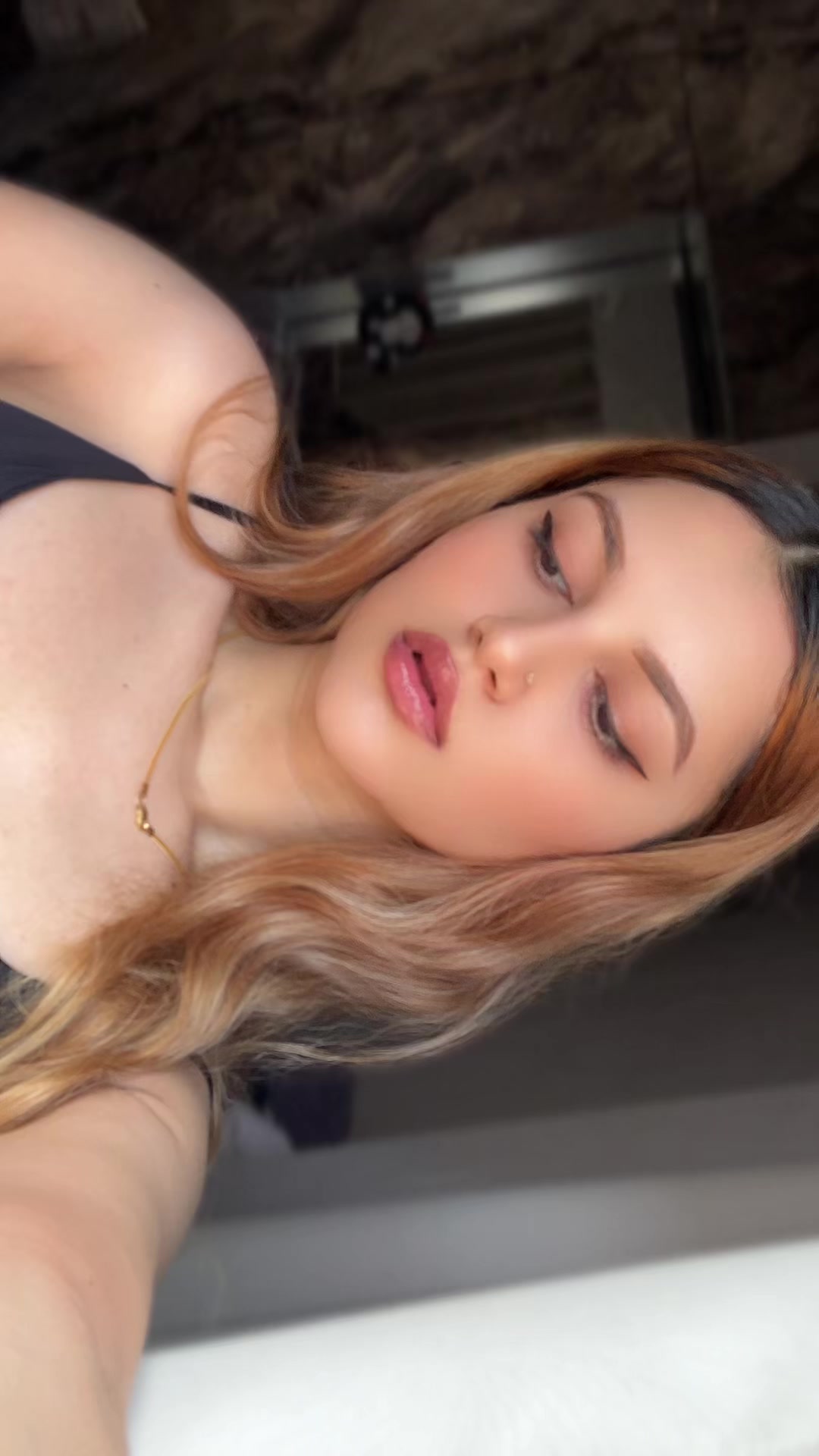 @️