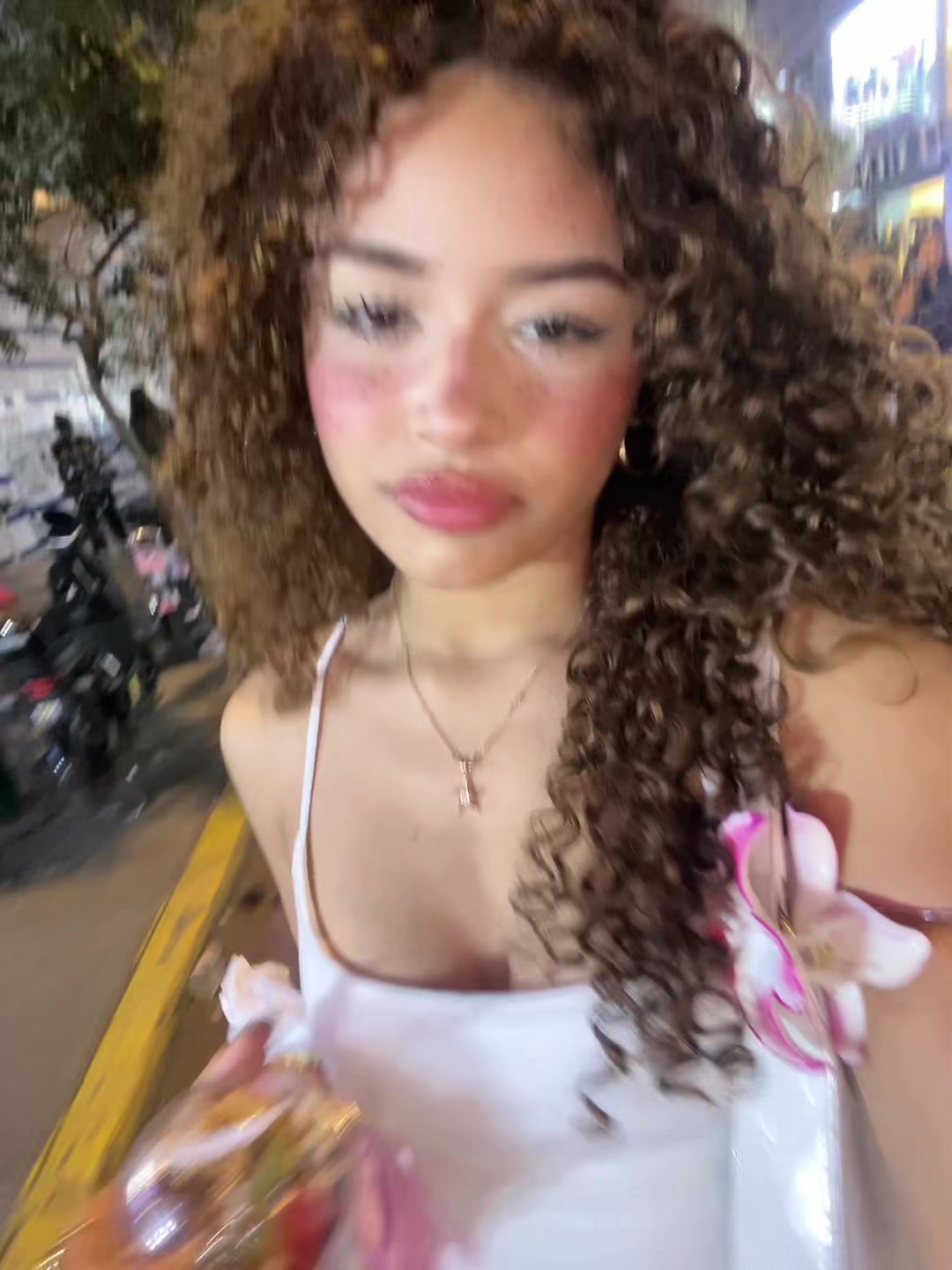 @astridvalentinaa0