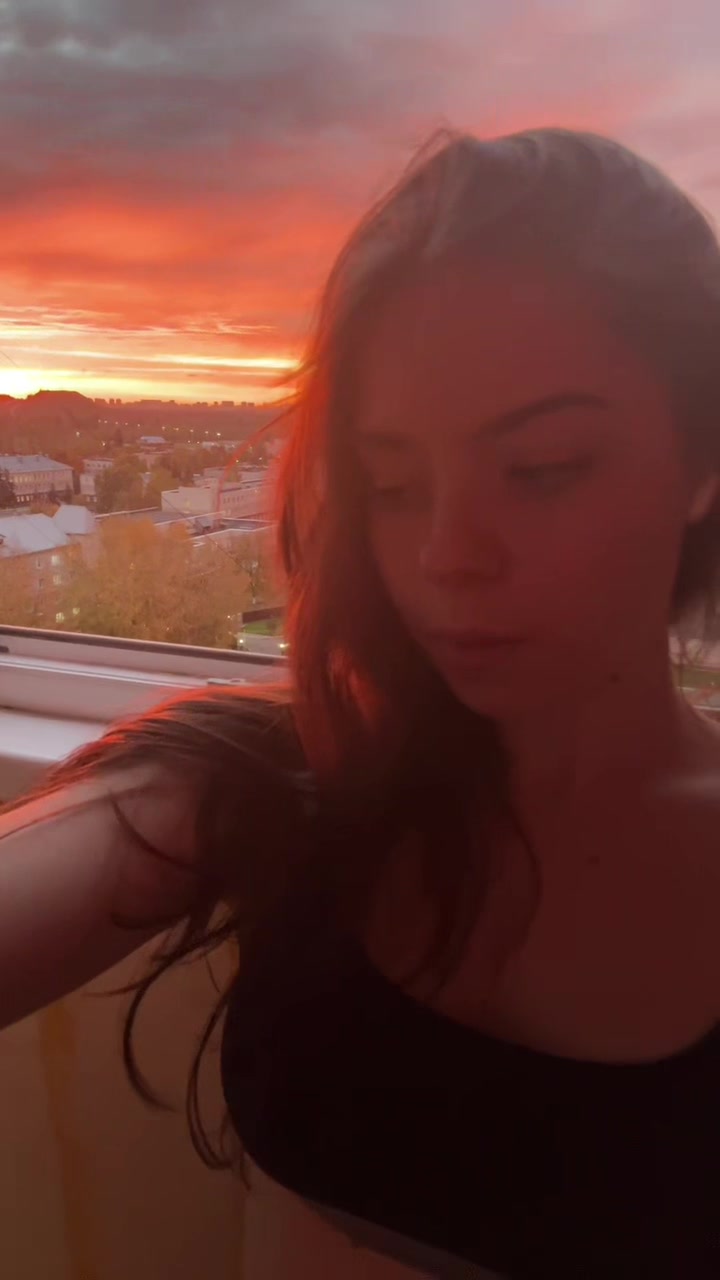 @Elisv_