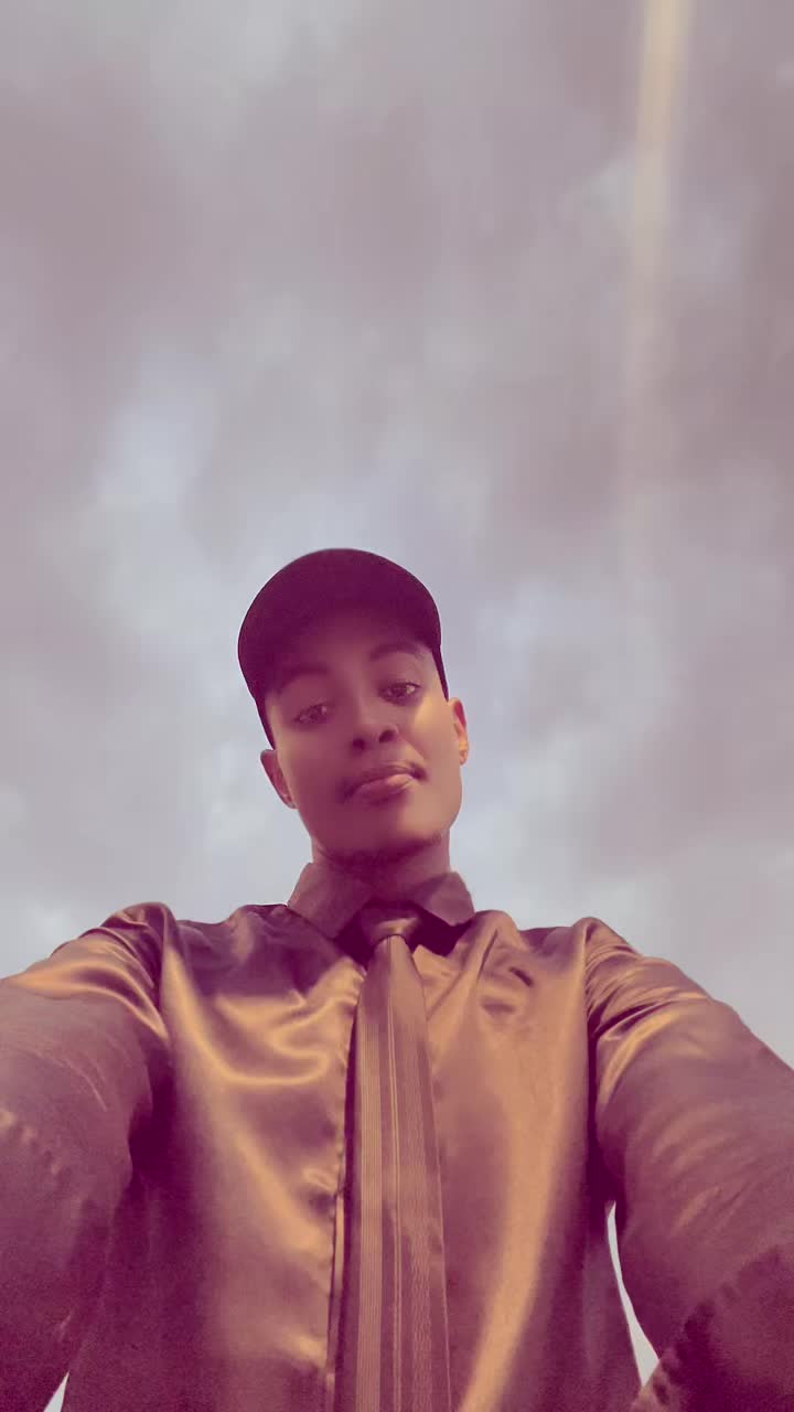@LET ME B COOl😎🤪