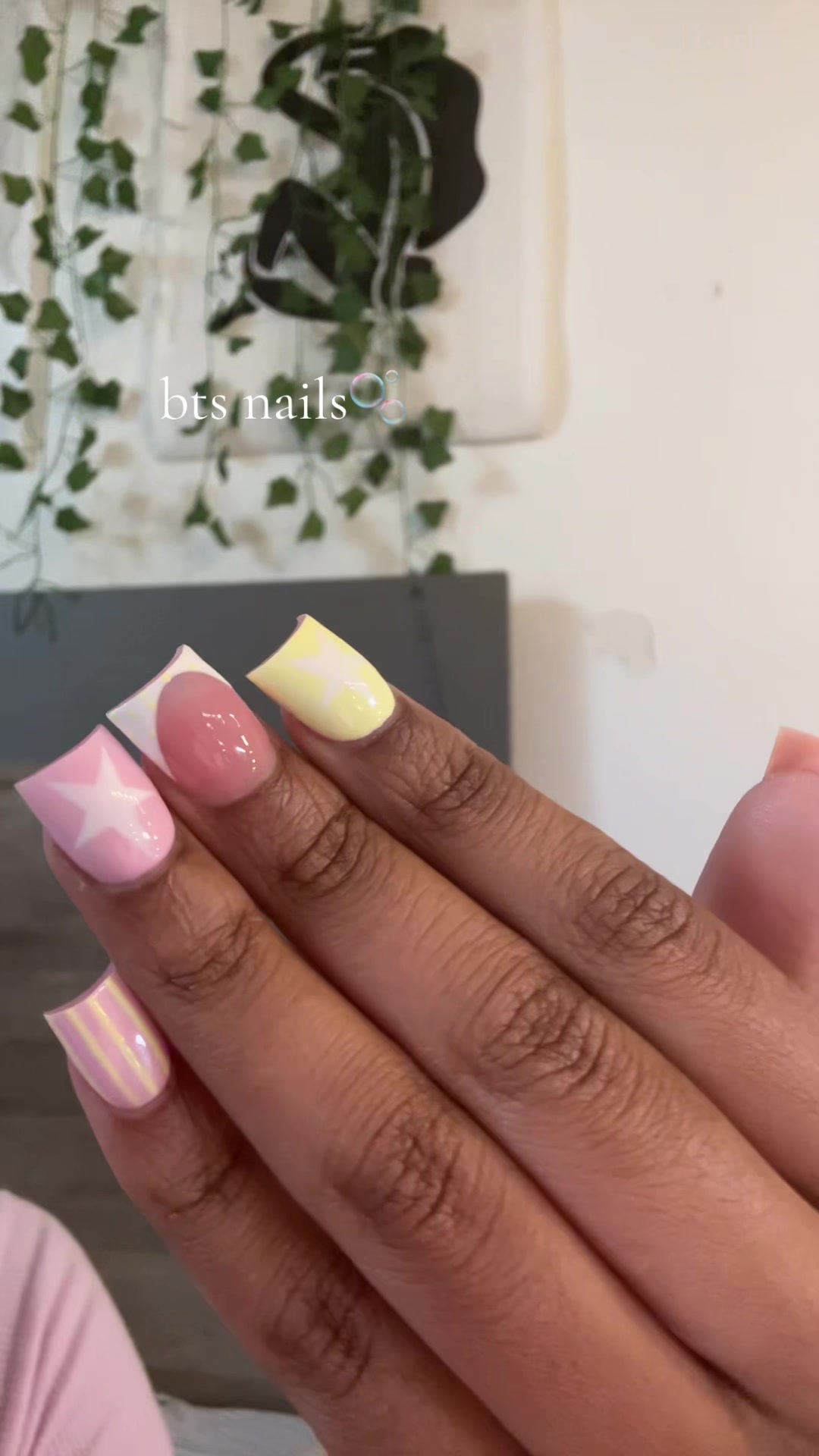 @𝐭𝐡𝐞 𝐪𝐮𝐞𝐞𝐧 🎀