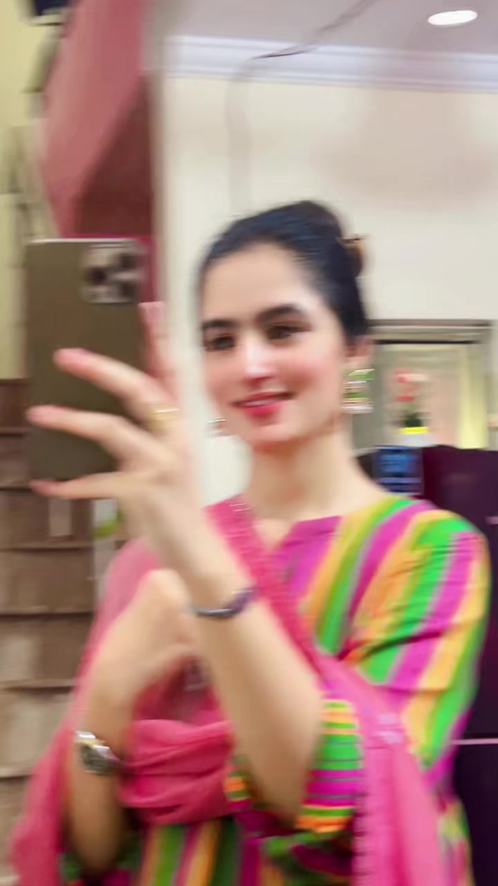 @Muneeba khan⭐️