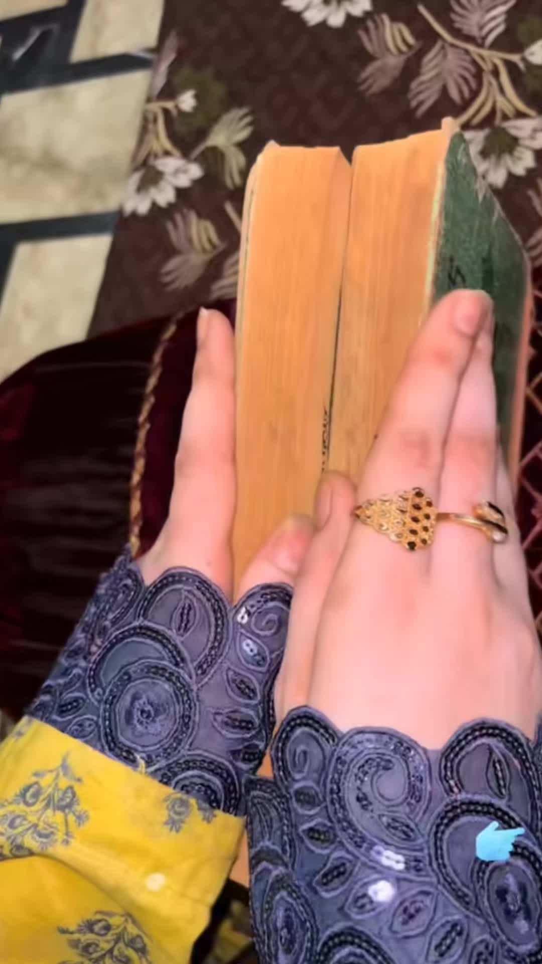 @Hijabi _queen 994 🧕