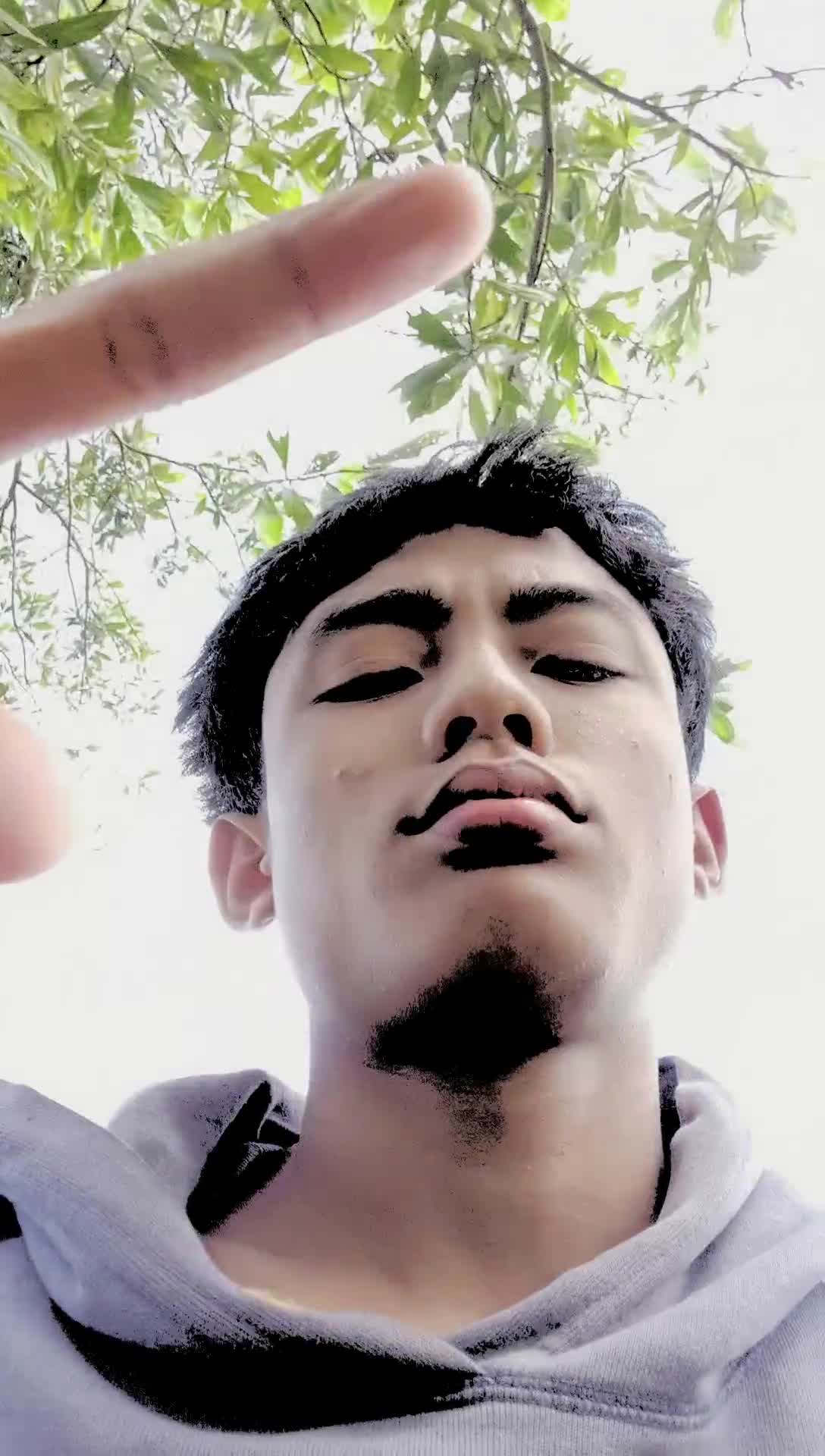 @🕷️