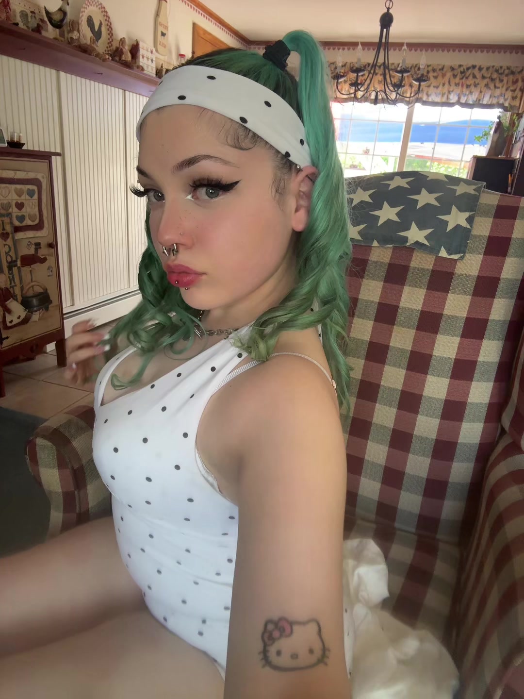 @mshellolitty