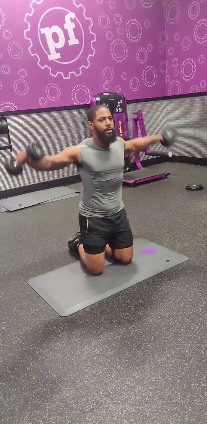 @DeeFitness 😤💪🏾💪🏾