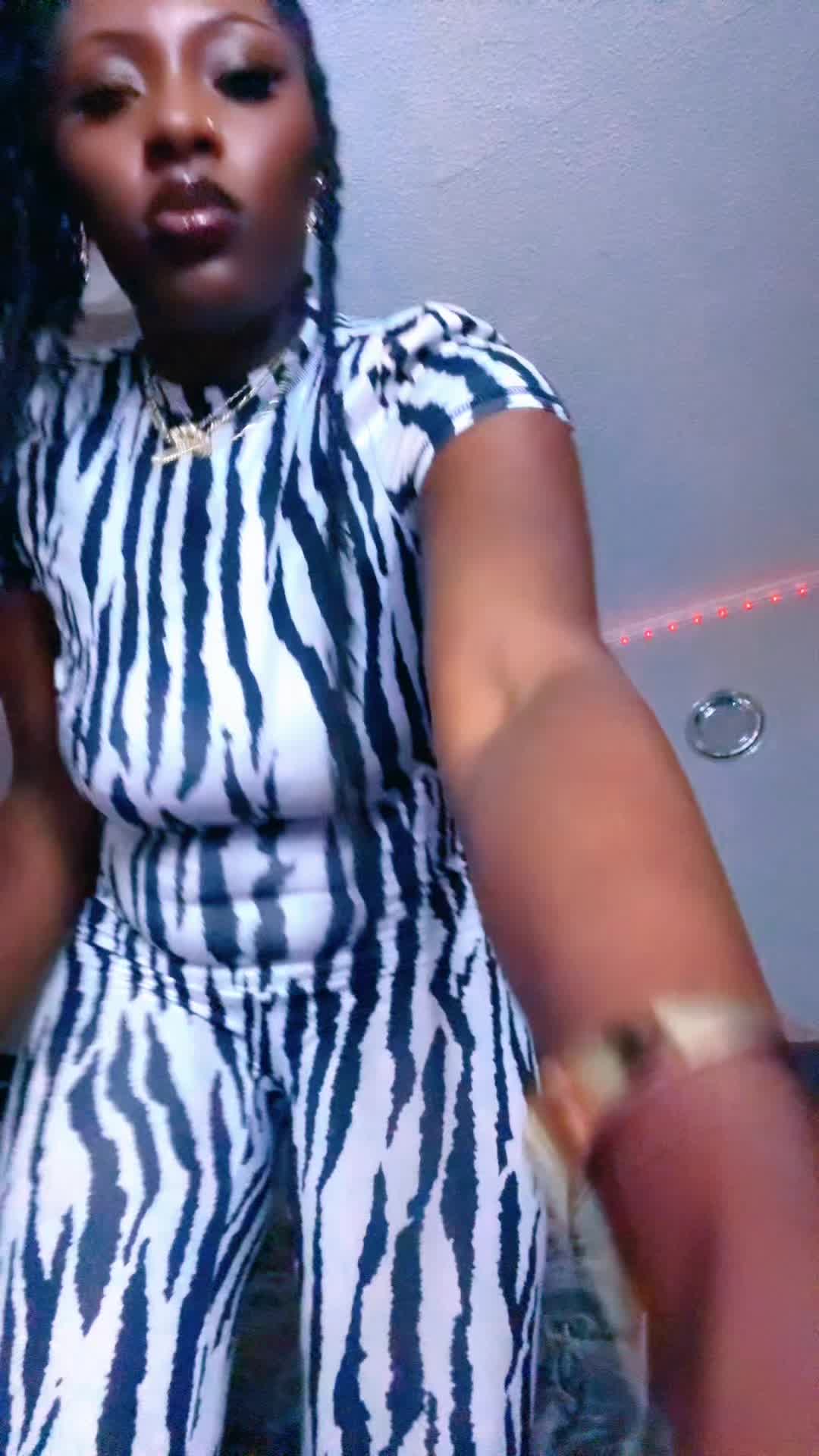 @Tyy🫦