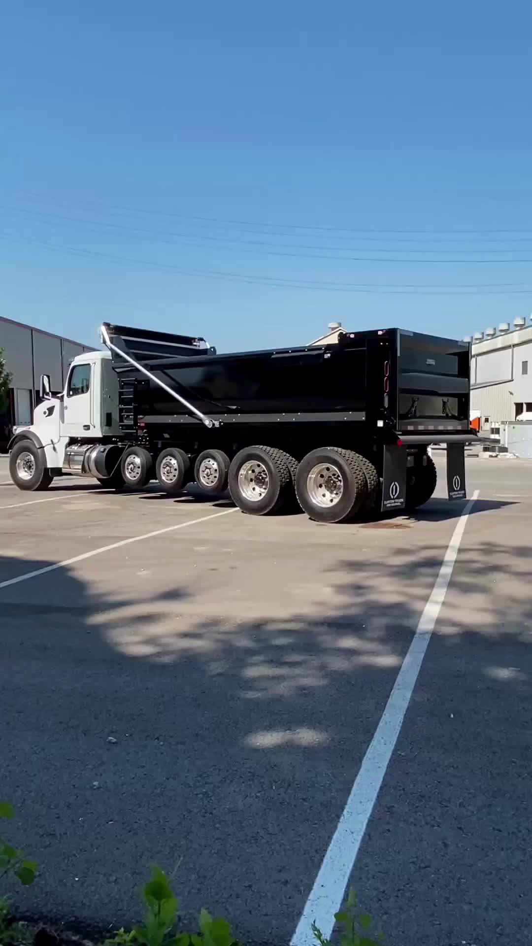 @Custom Truck One Source