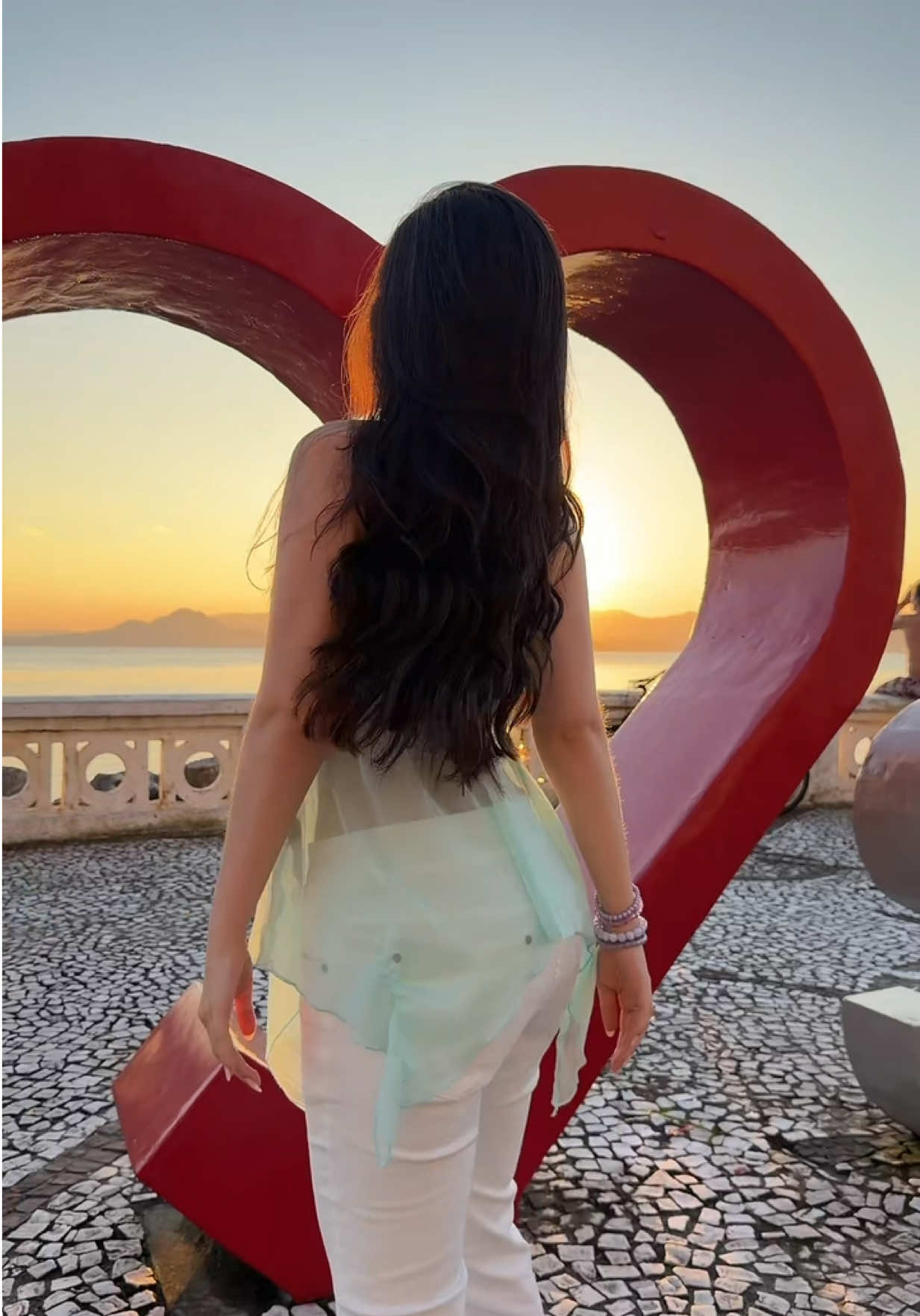@Luara
