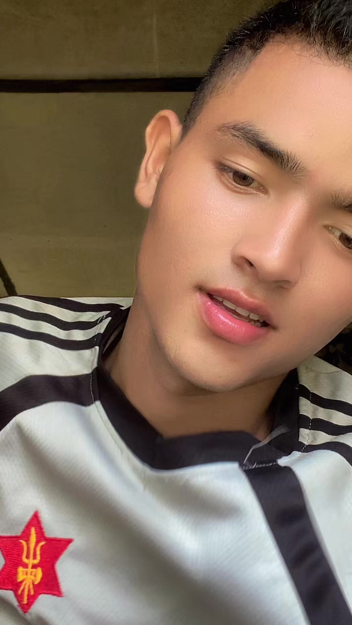@LAHUREY BOY 🥷
