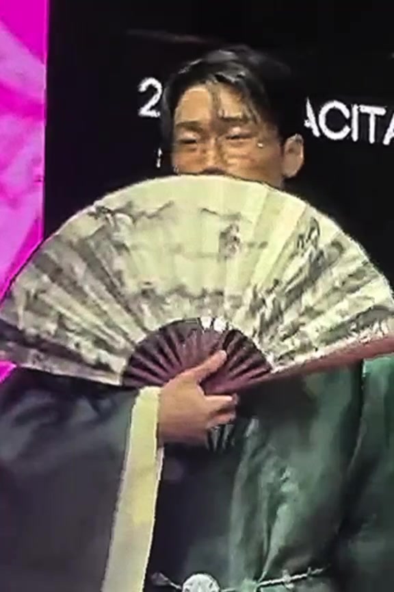 @choi san fan account
