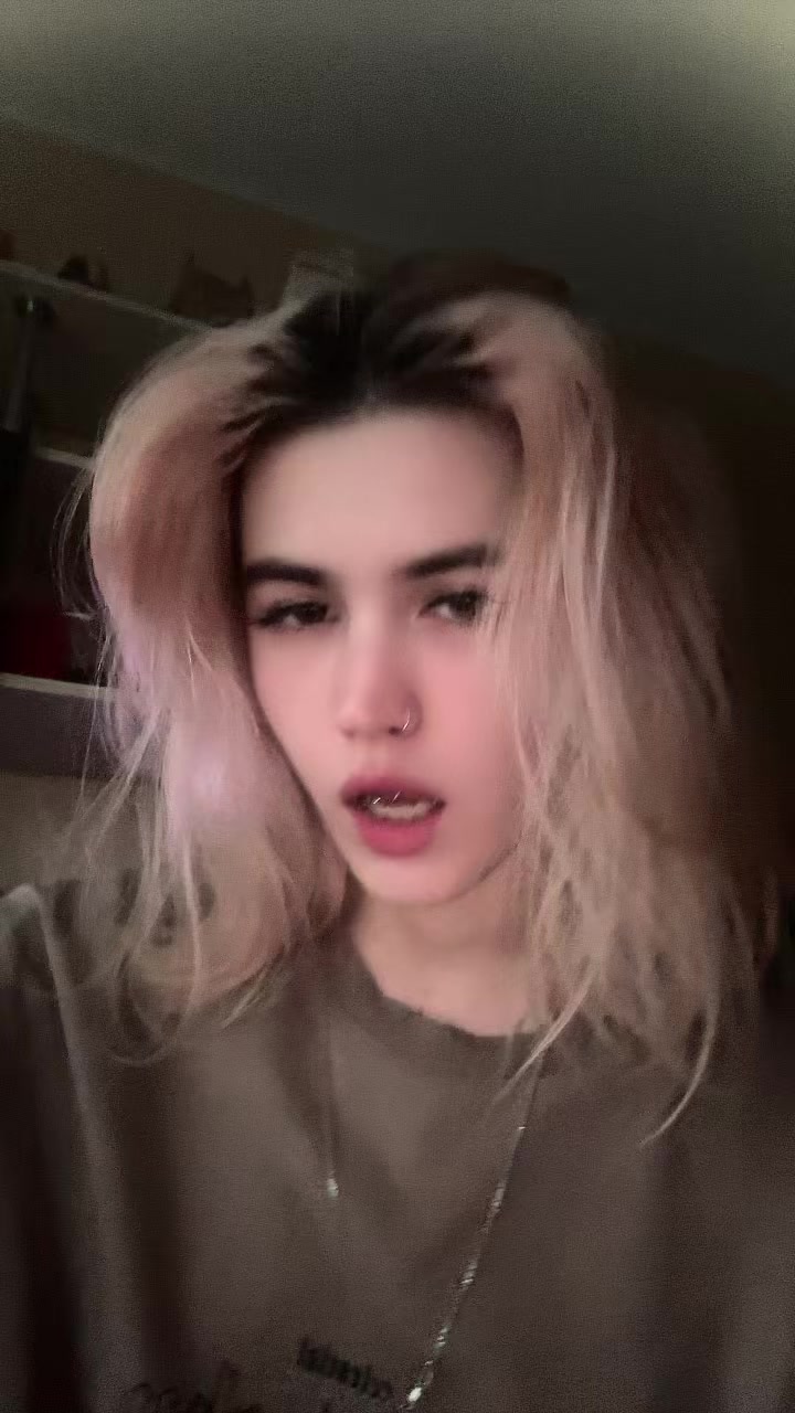 @Frieren 🦋 @