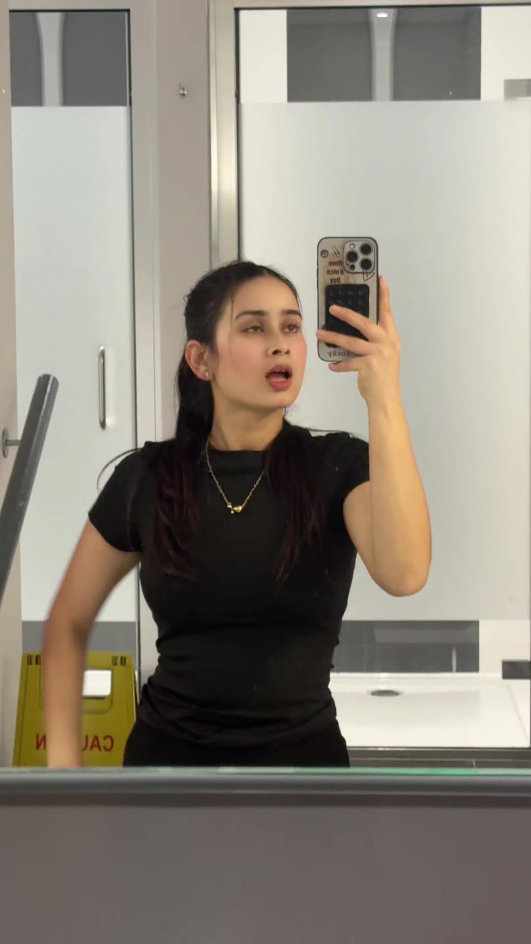 @santoshi0303