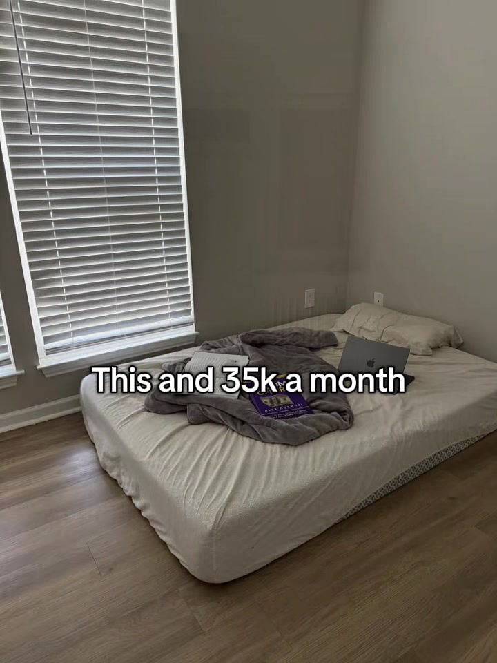 @𝓔𝓵𝓵𝓪