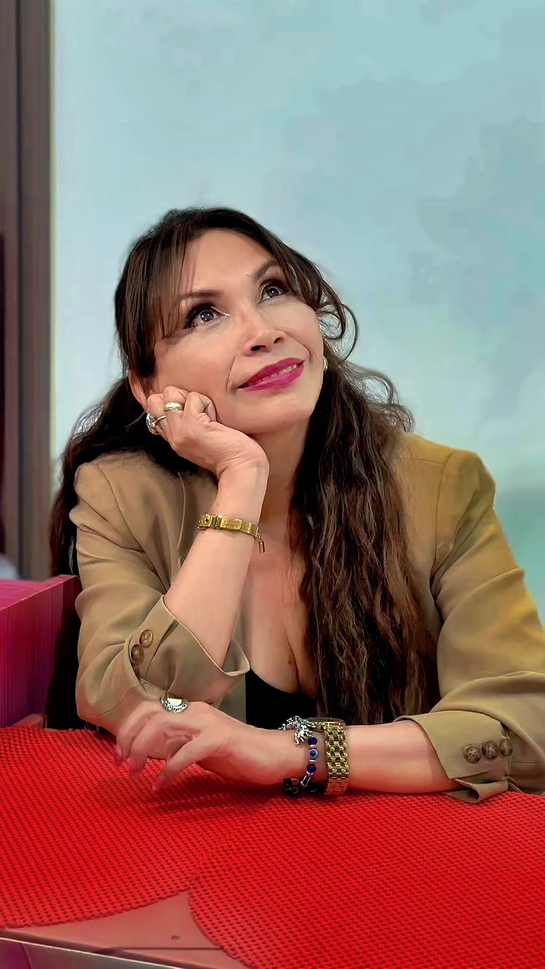 @FLOR DE MARÍA HITO