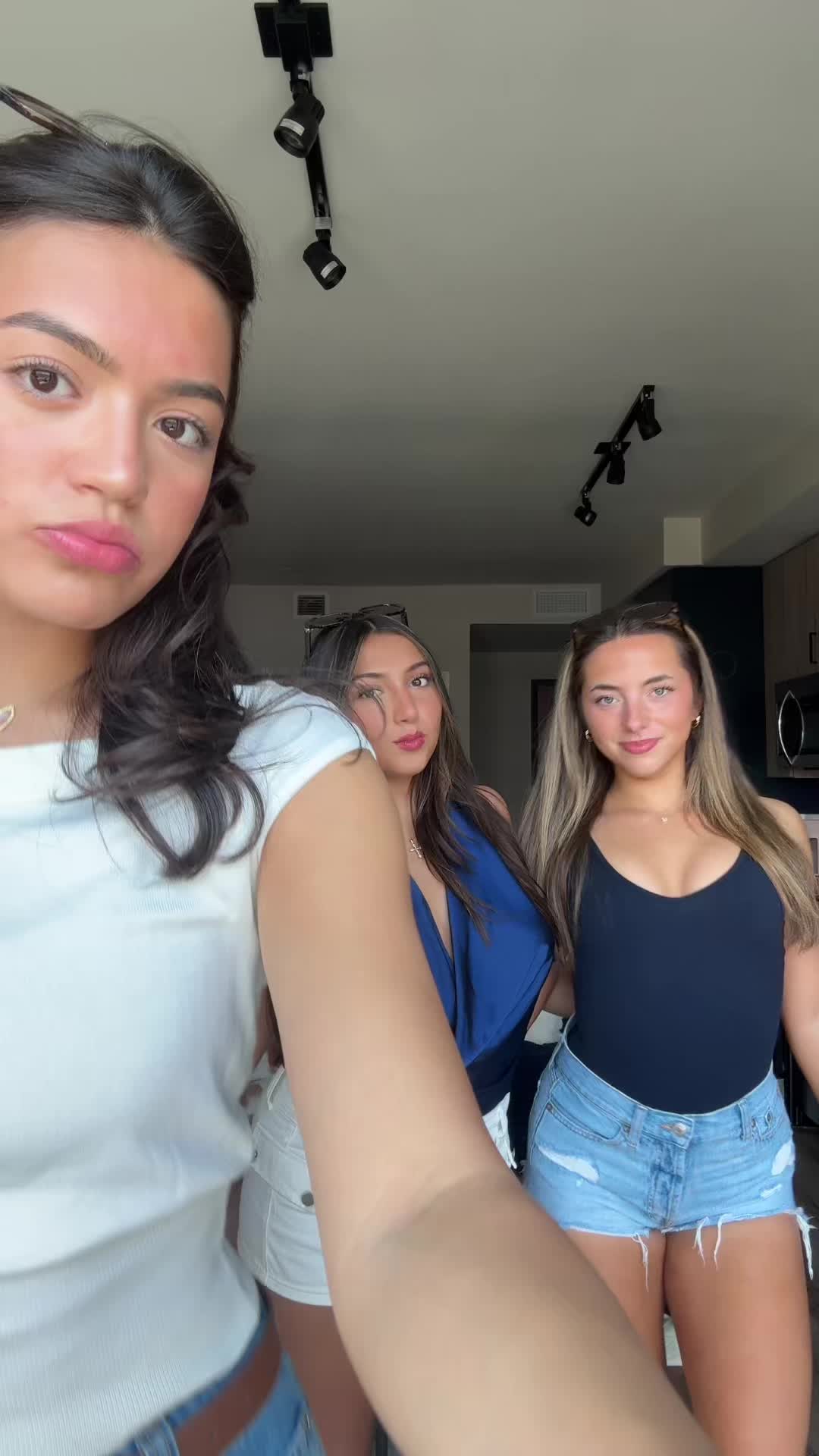 @Ana