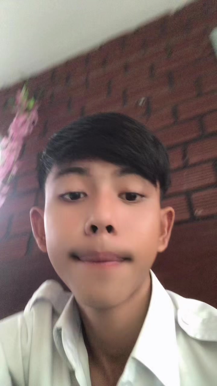 @បុរសល្អជាងគេលើលោកគឺបងត្រា😕