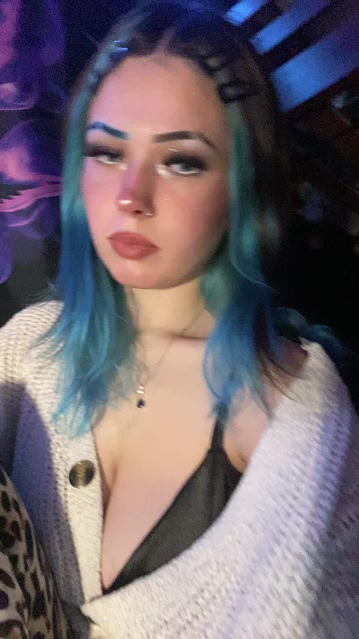 @roo<3